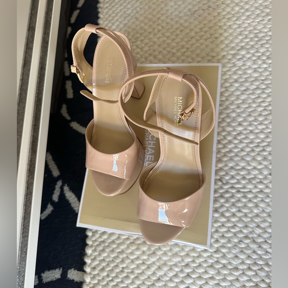 NEW in Box Michael Kors Jenson Platform Sandal Heels Open Toe Nude 6M Price FiRM - Picture 9 of 16